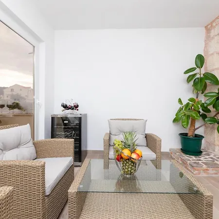 Meri Διαμέρισμα *