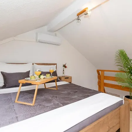 Meri Apartment Sutivan