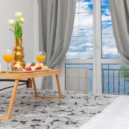 Meri Apartman Sutivan