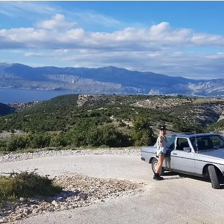 Meri Apartman Sutivan